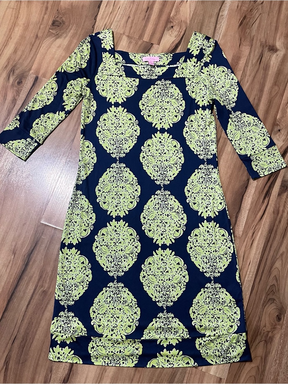 Lilly Pulitzer Newport Dress 100% Silk Knit Navy Blue Green 3/4 Sleeve Size 4